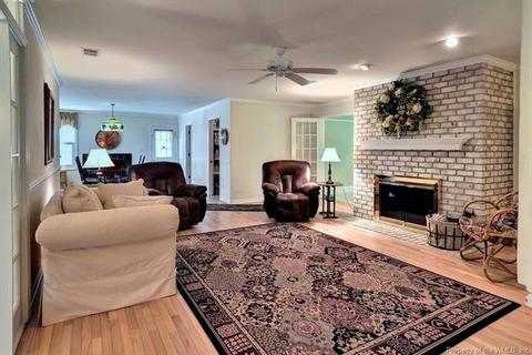 303 Cove Ct, Lanexa, VA 23089 photo 4