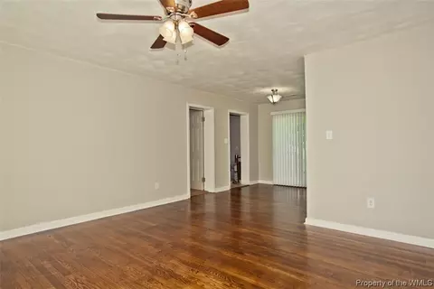 137 Lynnhaven Dr, Hampton, VA 23666 photo 8
