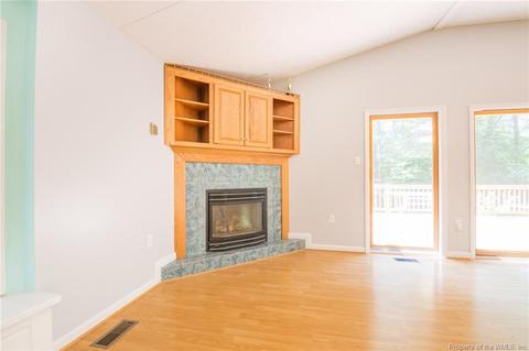 3592 Dunrovin Ln, Gloucester, VA 23061 photo 16