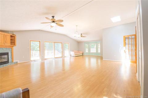 3592 Dunrovin Ln, Gloucester, VA 23061 photo 2