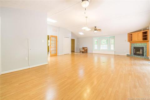 3592 Dunrovin Ln, Gloucester, VA 23061 photo 6