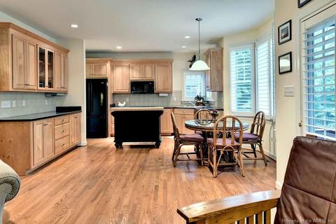 6809 Bershak Ct, Gloucester, VA 23061 photo 12