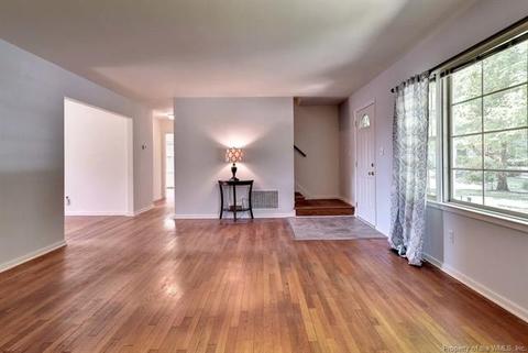 116 Thomas Nelson Ln, Williamsburg, VA 23185 photo 3