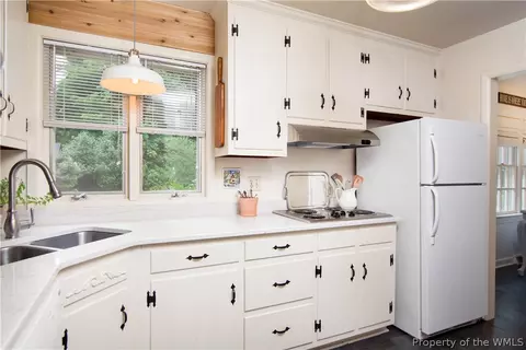 274 E Queens Dr, Williamsburg, VA 23185 photo 11
