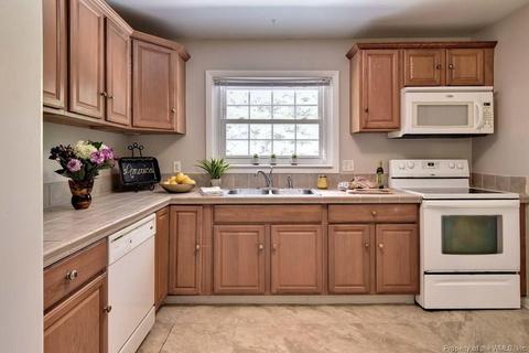 222 Thomas Nelson Ln, Williamsburg, VA 23185 photo 8