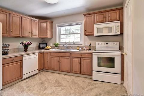 222 Thomas Nelson Ln, Williamsburg, VA 23185 photo 7