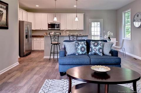 228 Bethune Dr, Williamsburg, VA 23185 photo 4
