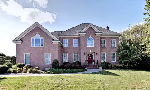 2908 Barrets Pointe Rd, Williamsburg, VA 23185 photo 2