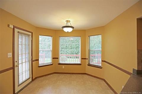 208 Upland Dr, Hampton, VA 23666 photo 9