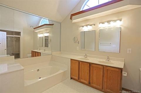 208 Upland Dr, Hampton, VA 23666 photo 24
