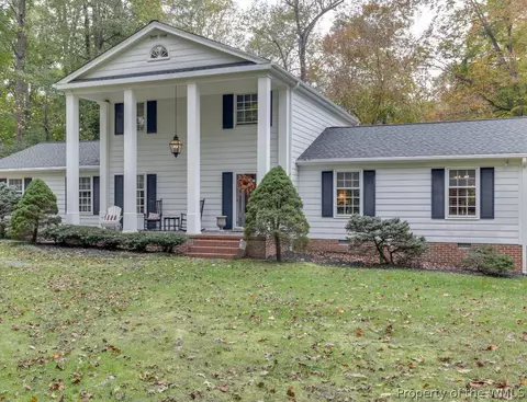 263 E Queens Dr, Williamsburg, VA 23185 photo 2
