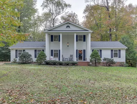 263 E Queens Dr, Williamsburg, VA 23185 photo 1