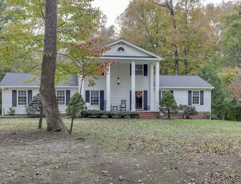 263 E Queens Dr, Williamsburg, VA 23185 photo 3