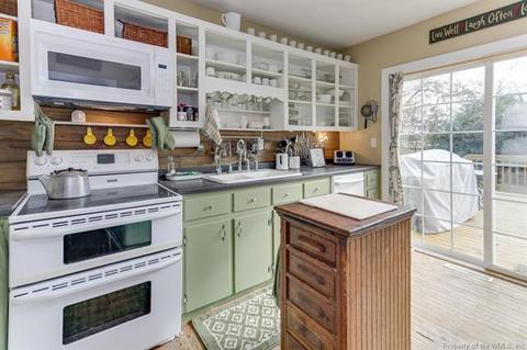 9557 Robins Neck Rd, Gloucester, VA 23061 photo 10