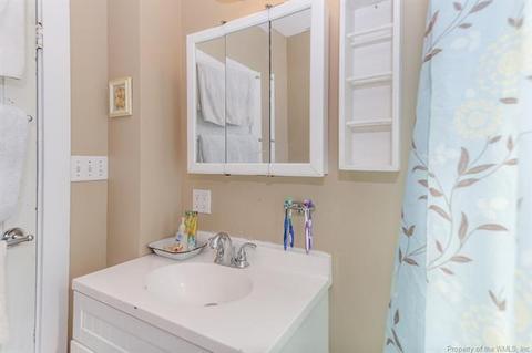9557 Robins Neck Rd, Gloucester, VA 23061 photo 14