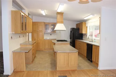 10066 New Hope Ct, Gloucester, VA 23061 photo 5