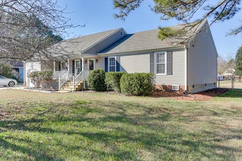 107 Moone Dr, Smithfield, VA 23430 photo 2