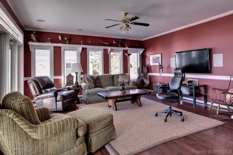 1414 Mercer Rd, Gloucester Point, VA 23062 photo 8