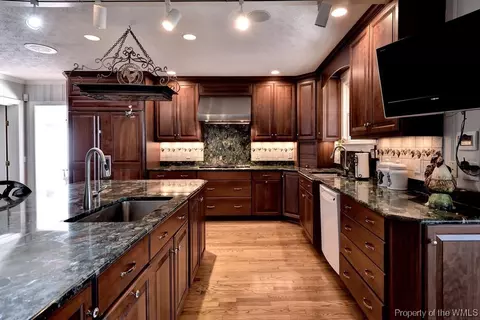 1414 Mercer Rd, Gloucester Point, VA 23062 photo 13