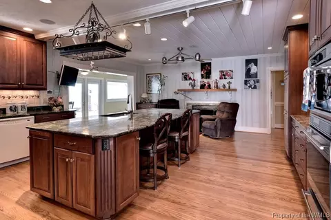 1414 Mercer Rd, Gloucester Point, VA 23062 photo 15