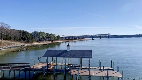 1414 Mercer Rd, Gloucester Point, VA 23062 photo 3