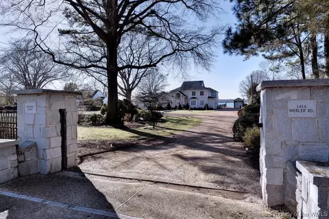 1414 Mercer Rd, Gloucester Point, VA 23062 photo 26