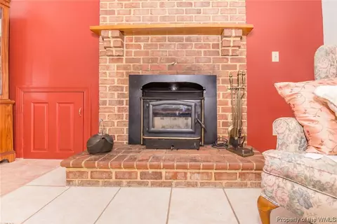 11100 Woods Rd, Gloucester, VA 23601 photo 9