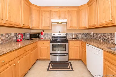 11100 Woods Rd, Gloucester, VA 23601 photo 4