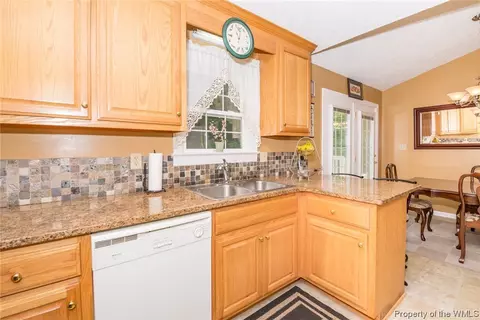 11100 Woods Rd, Gloucester, VA 23601 photo 6