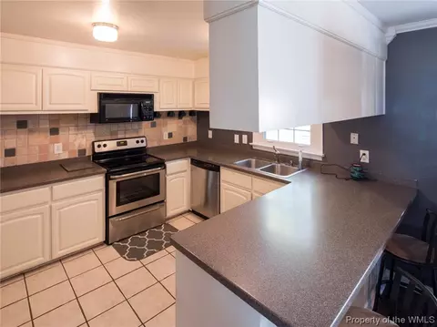 504 Concord Dr, Hampton, VA 23666 photo 8