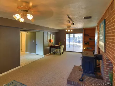 504 Concord Dr, Hampton, VA 23666 photo 2