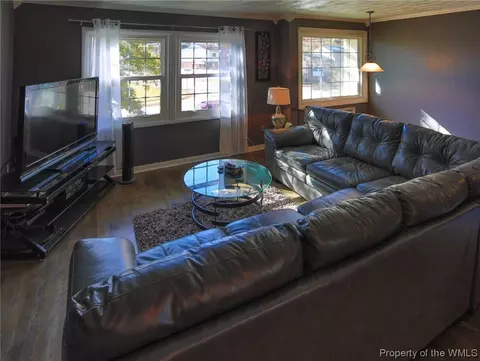 504 Concord Dr, Hampton, VA 23666 photo 4