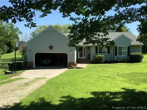 257 Reflection Dr, Williamsburg, VA 23188 photo 2