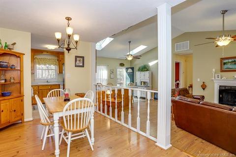 8234 Manor Dr, Gloucester, VA 23061 photo 7