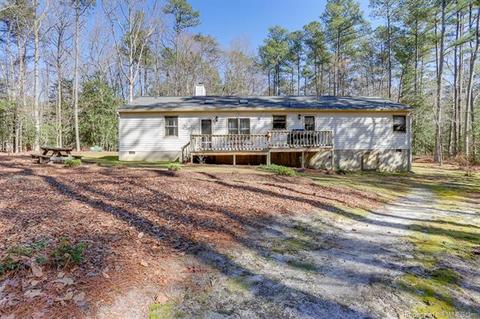 8234 Manor Dr, Gloucester, VA 23061 photo 5