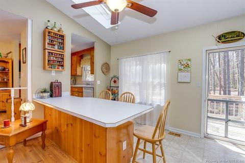 8234 Manor Dr, Gloucester, VA 23061 photo 13