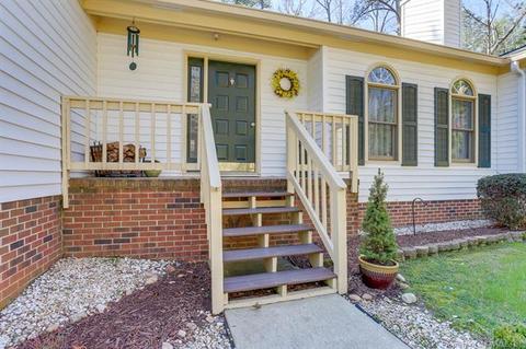 8234 Manor Dr, Gloucester, VA 23061 photo 6