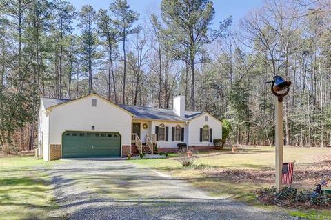 8234 Manor Dr, Gloucester, VA 23061 photo 3
