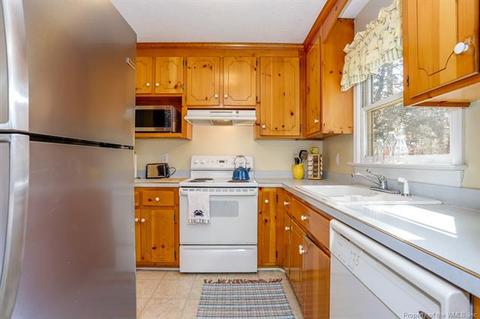 8234 Manor Dr, Gloucester, VA 23061 photo 16