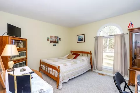 8234 Manor Dr, Gloucester, VA 23061 photo 21