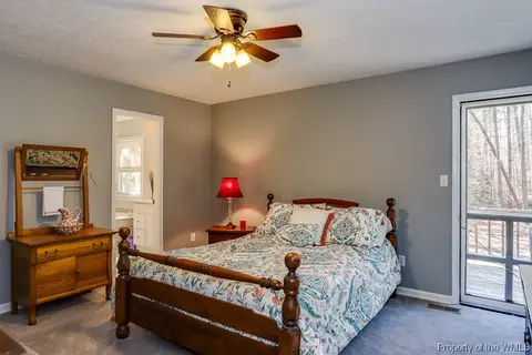 8234 Manor Dr, Gloucester, VA 23061 photo 23