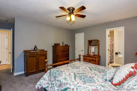 8234 Manor Dr, Gloucester, VA 23061 photo 25