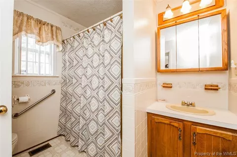 7176 Ark Rd, Gloucester, VA 23061 photo 12