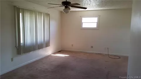 401 Cynthia Dr, Hampton, VA 23666 photo 5