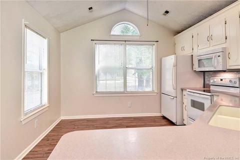 3542 Foxhaven Dr, Gloucester, VA 23061 photo 9