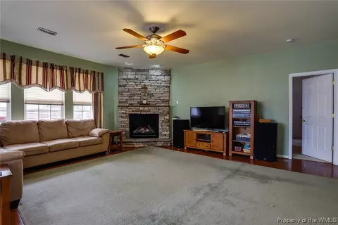6243 Ruth Dr, Gloucester, VA 23061 photo 7