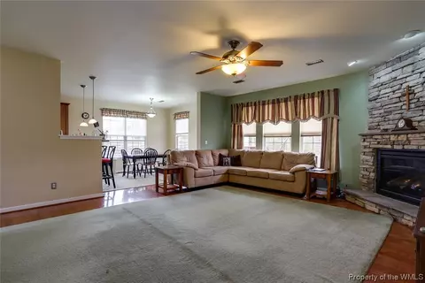 6243 Ruth Dr, Gloucester, VA 23061 photo 8