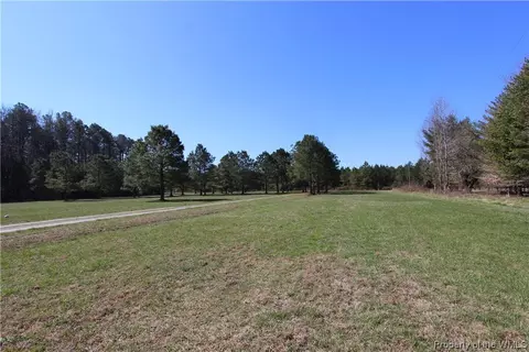 9999 Indian Rd, Gloucester, VA 23061 photo 2