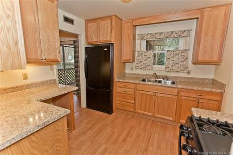 139 Patrick Henry Dr, Williamsburg, VA 23185 photo 9