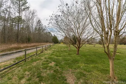 4395 Lockmorr Ln, Gloucester, VA 23061 photo 22